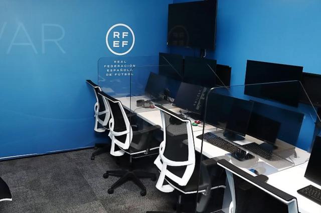 开云官网-官方：西甲将在每轮赛后公布裁判与VAR沟通影音