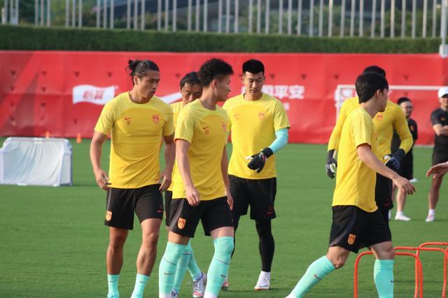 开云-张玉宁林良铭冲刺11.16曼谷战 伤情各异前景待定